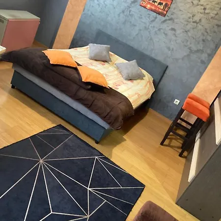 Aischa アパート *